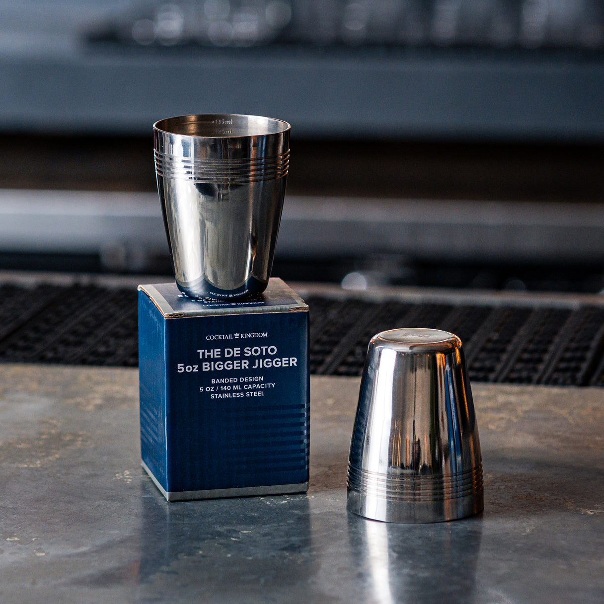DE SOTO BIGGER JIGGER™ – STAINLESS STEEL / 5oz (145ml)