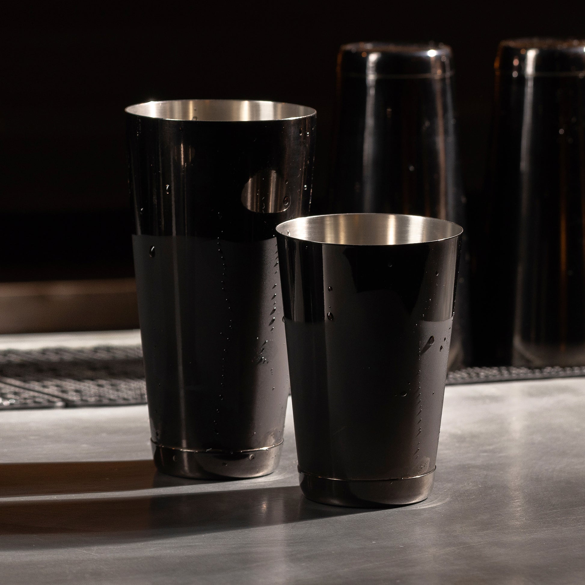 KORIKO® LARGE WEIGHTED SHAKING TIN – GUNMETAL BLACK / 28OZ (830ML)