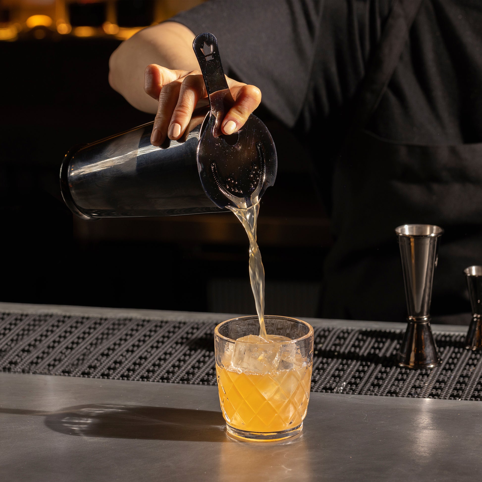 LEOPOLD™ LARGE WEIGHTED SHAKING TIN – GUNMETAL BLACK / 28OZ (830ML)