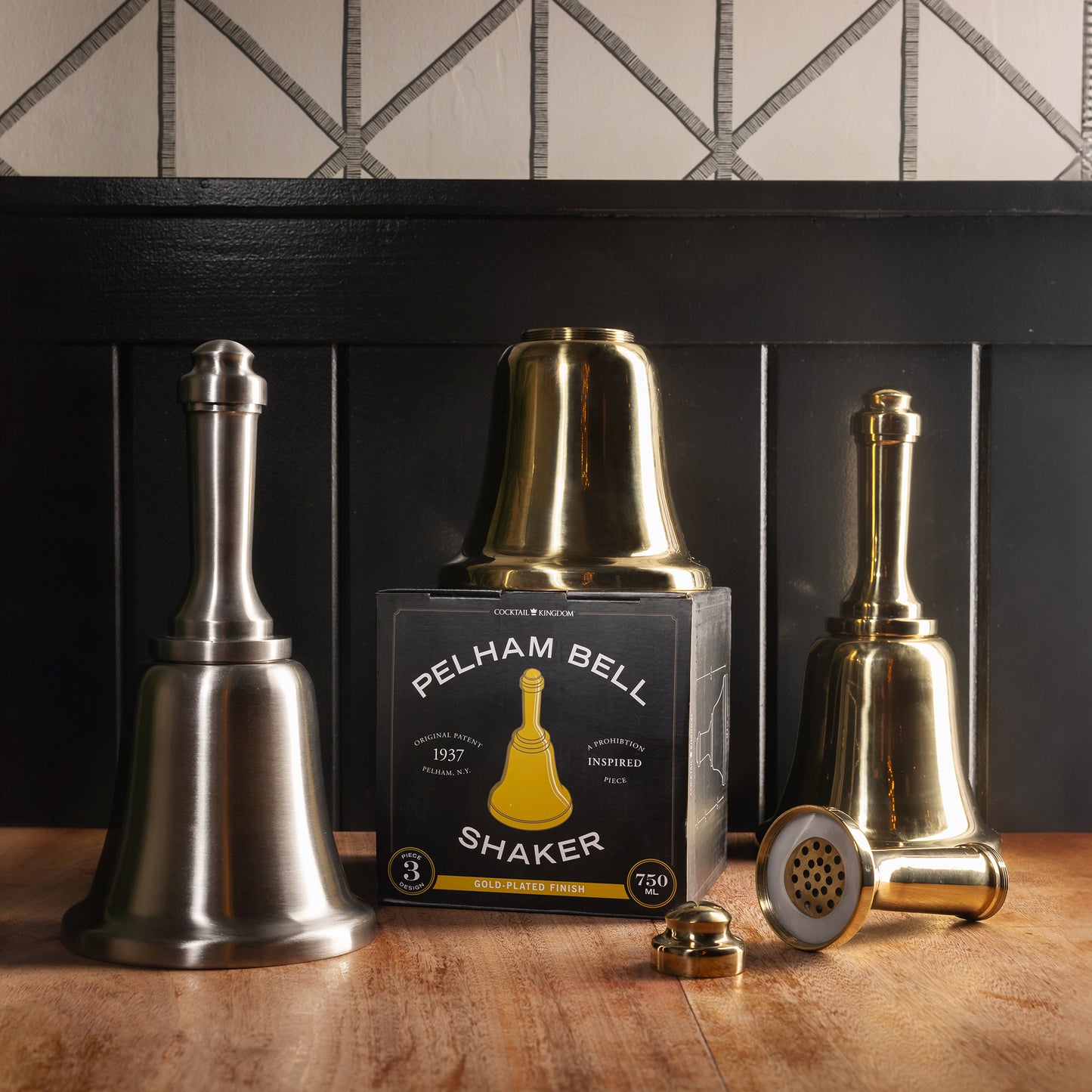 PELHAM BELL COCKTAIL SHAKER - STAINLESS STEEL / 750ml (25oz)