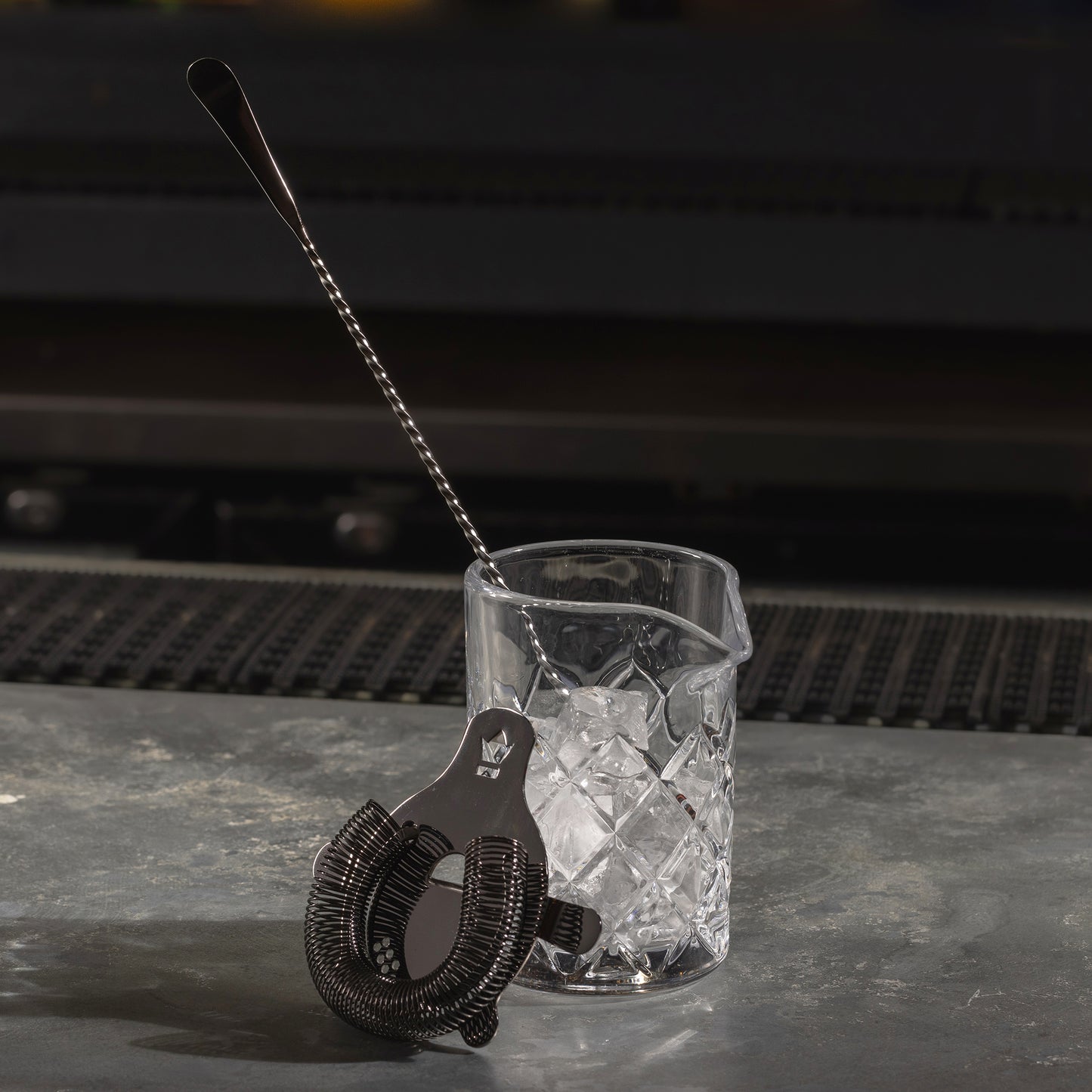 BUSWELL® BOBTAIL COCKTAIL STRAINER – GUNMETAL BLACK