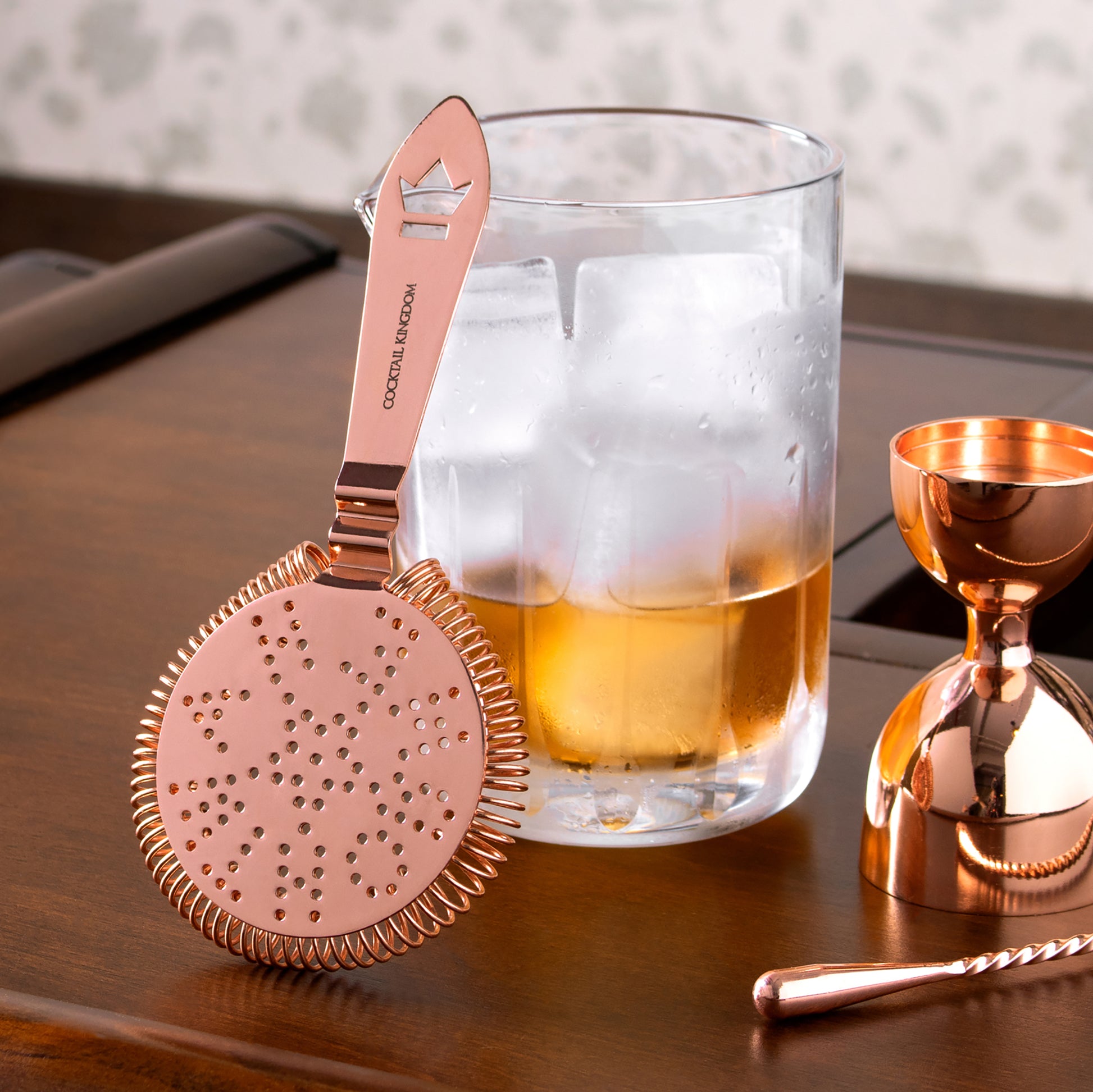 ANTIQUE-STYLE COCKTAIL STRAINER / COPPER-PLATED