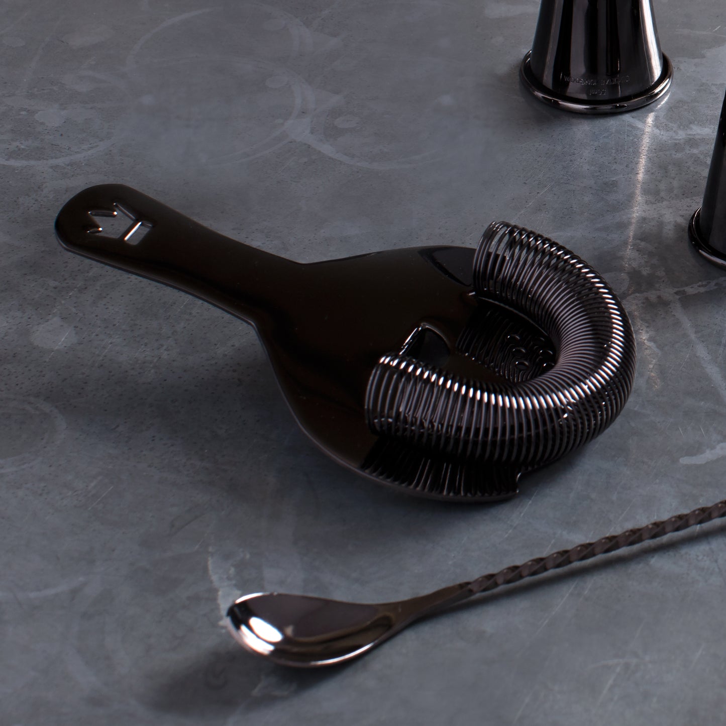 KORIKO® COCKTAIL STRAINER / GUNMETAL BLACK