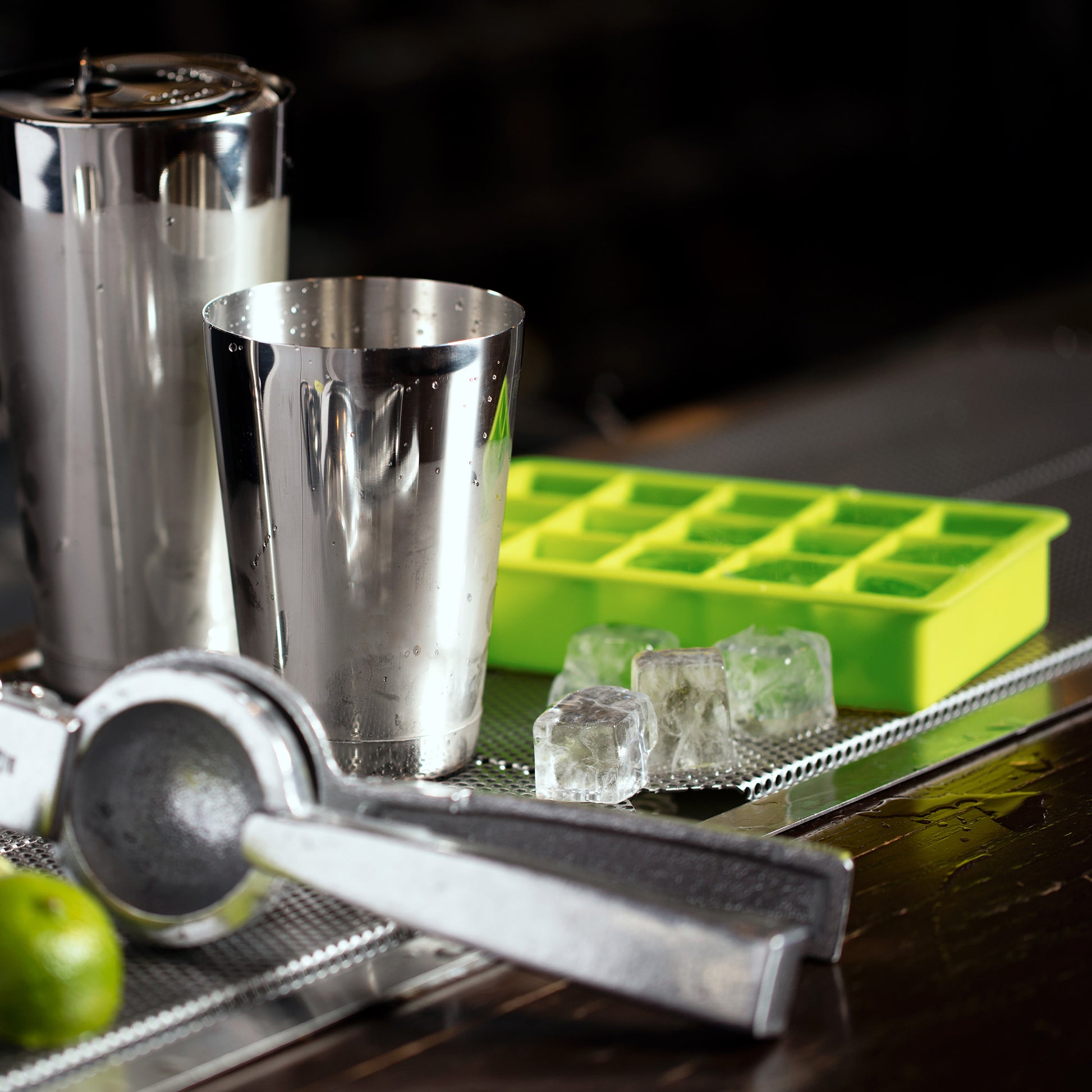 1.25in SQUARE ICE CUBE TRAY – FOOD GRADE RUBBER / GREEN – Cocktail Kingdom